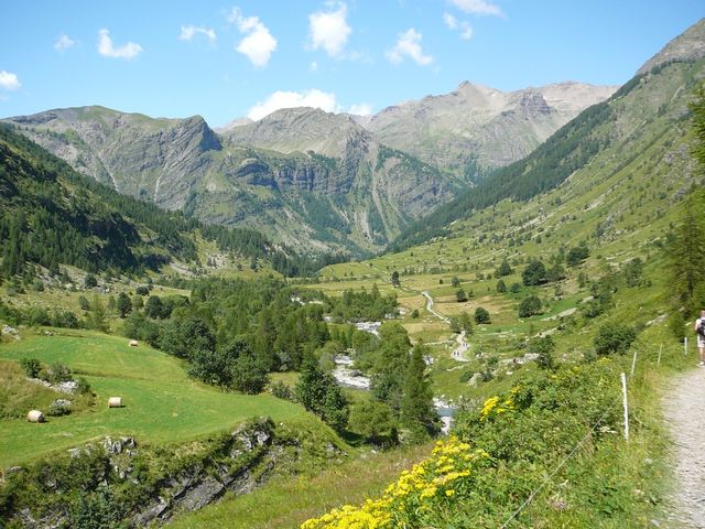 RETOUR A PRAPIC PAR LA PISTE DE LA JOLIE VALLEE CULTIVEE DU DRAC NOIR